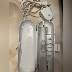 Philips Sonicare case/charger (no toothbrush)